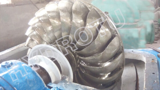 Turgo Hydro Turbine met een nominale uitstoot van 100 kW tot 2000 kW, tot 88% efficiëntie en een bereik van 70 m tot 200 m